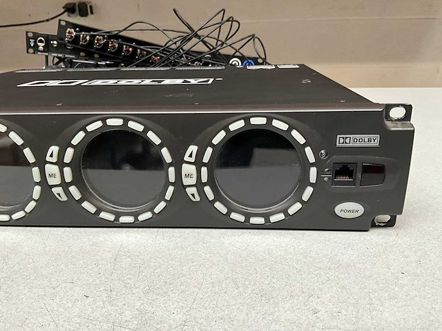 Dolby lake lp4d12 4-in/12-out loudspeaker processor - afbeelding 3 van  6