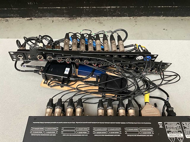 Dolby lake lp4d12 4-in/12-out loudspeaker processor - afbeelding 5 van  6