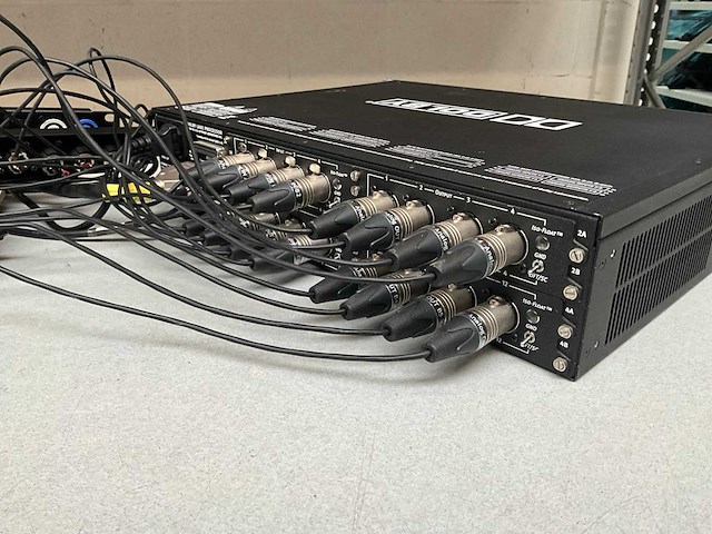 Dolby lake lp4d12 4-in/12-out loudspeaker processor - afbeelding 6 van  6