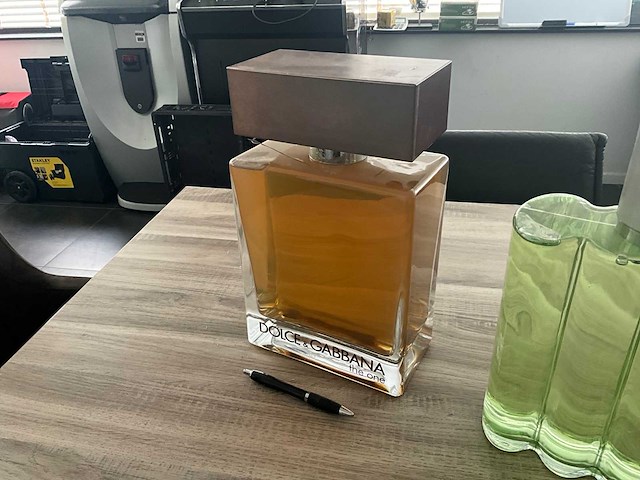Dolce & gabbana parfum presentatiefles (eyecatcher 34cm) - afbeelding 2 van  3