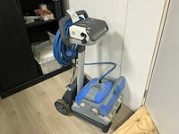 Dolphin m400 zwembadrobot - afbeelding 1 van  5