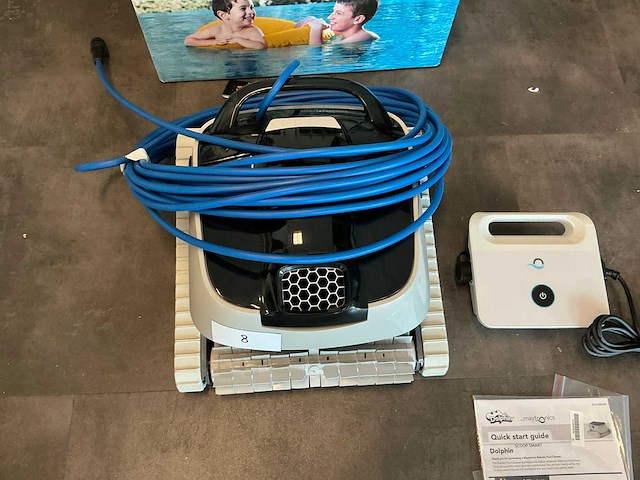 Dolphin scoop smart zwembadrobot - afbeelding 3 van  6