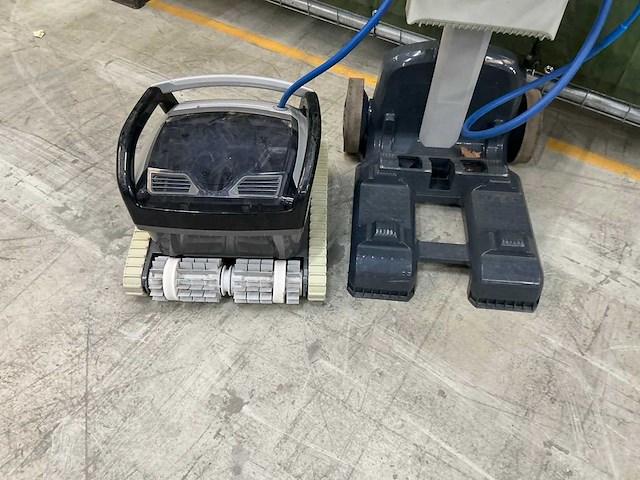 Dolphin ultimate smart zwembad zuigrobot - afbeelding 2 van  9