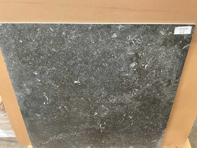 Dom vibes dark 90x90 cm tegel 64,8 m² - afbeelding 2 van  3
