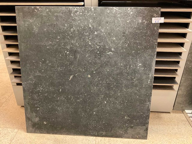 Dom vibes dark 90x90 cm tegel 64,8 m² - afbeelding 1 van  1
