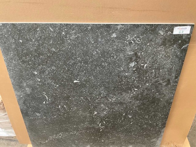 Dom vibes dark 90x90 cm tegel 97,2 m² - afbeelding 1 van  1