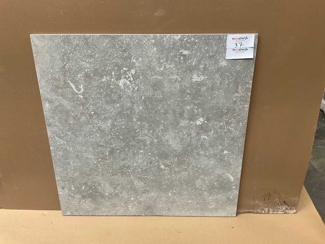 Dom vibes grey mat vloertegel 90x90 cm 32,4 m² - afbeelding 1 van  3
