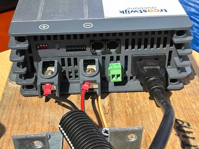 Dometic acculader - afbeelding 3 van  4