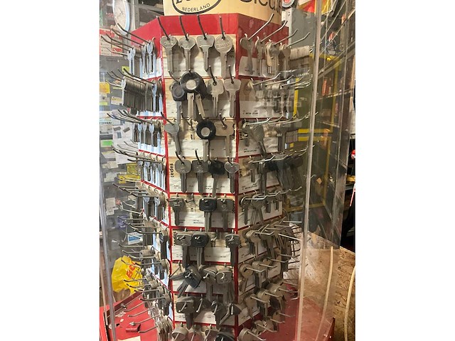 Dominion 132am sleutelfrees v.v. display carrousel met voorraad sleutelblanks - afbeelding 2 van  4