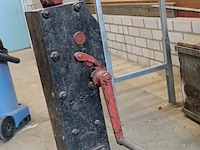 Domme kracht - afbeelding 2 van  4