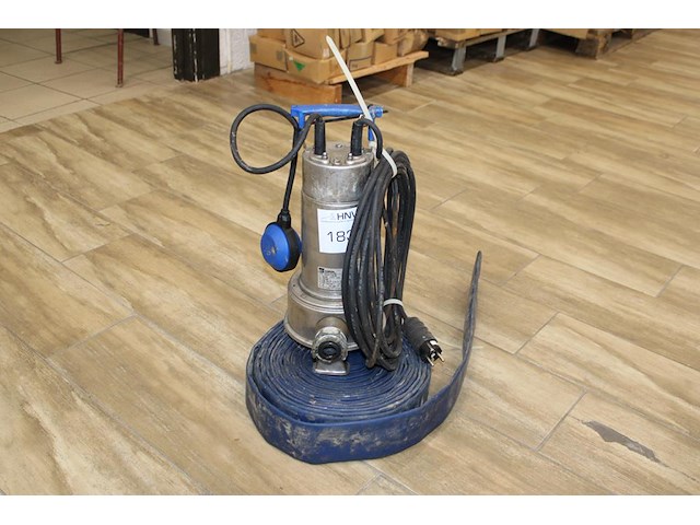 Dompelpomp ebara right 75m met slang. opvoerhoogte max 8,4 meter. - afbeelding 1 van  2