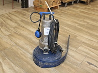 Dompelpomp ebara right 75m met slang. opvoerhoogte max 8,4 meter.