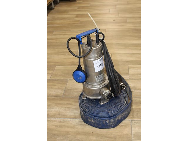 Dompelpomp ebara right 75m met slang. opvoerhoogte max 8,4 meter. - afbeelding 2 van  2