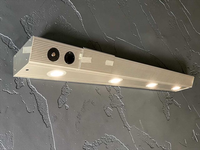 Domus line domino hl onderkastverlichting met stopcontact aluminium - afbeelding 1 van  8