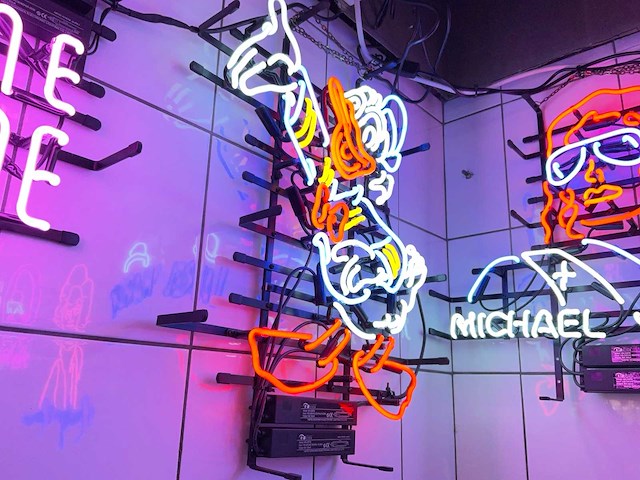 Donald duck glas neon - afbeelding 2 van  2