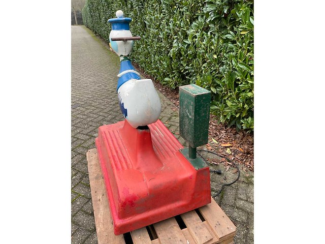Donald duck kiddy ride - afbeelding 2 van  10