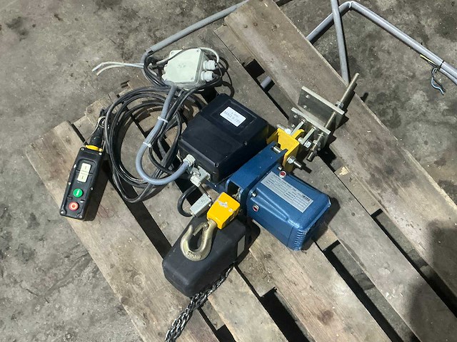 Donati - es21 - chain hoists - afbeelding 1 van  7