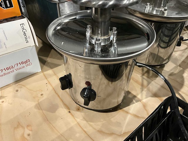 Donna - cff-2008a - chocoladefontein (2x) - afbeelding 6 van  7