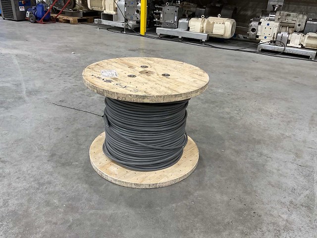 Donne draad, kabels & snoeren - afbeelding 1 van  4