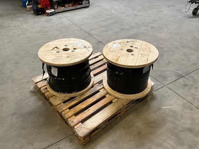 Donne ymvk dca 3g 2,5mm grijs kabel op haspel (500mtr) (2x) - afbeelding 1 van  5