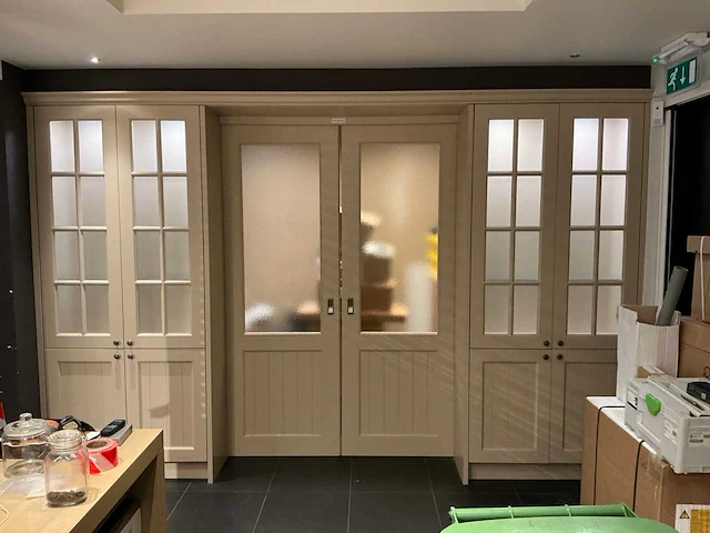 Doorloopkast 370x235x45 cm - afbeelding 1 van  9