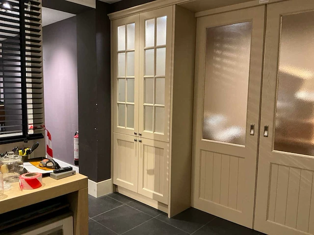 Doorloopkast 370x235x45 cm - afbeelding 3 van  9