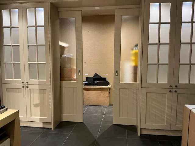 Doorloopkast 370x235x45 cm - afbeelding 9 van  9