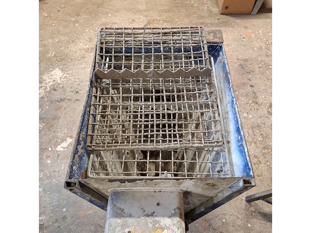 Doorloopmenger m-tec, flotti, bouwjaar 2009 - afbeelding 11 van  13