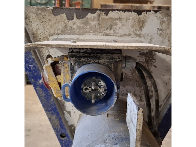 Doorloopmenger m-tec, flotti, bouwjaar 2009 - afbeelding 12 van  13