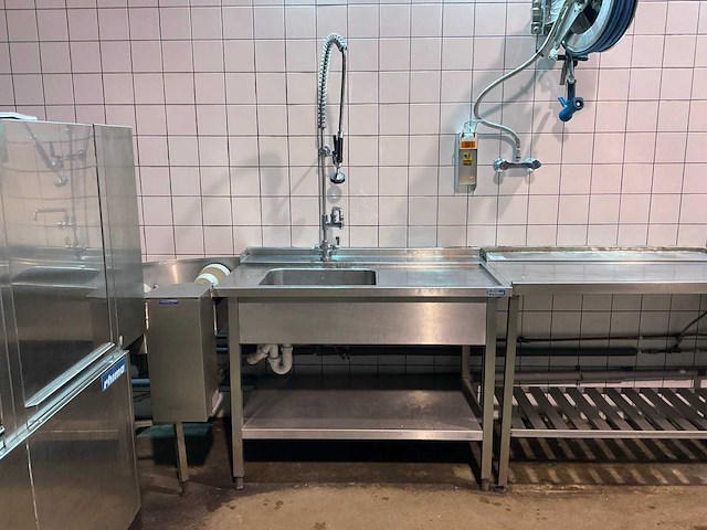 Doorschuif spoeltafel opstelling - afbeelding 2 van  7