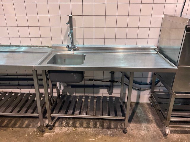 Doorschuif spoeltafel opstelling - afbeelding 4 van  7