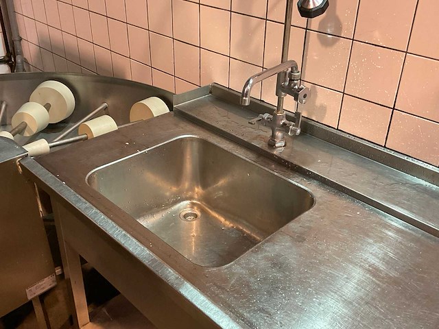 Doorschuif spoeltafel opstelling - afbeelding 6 van  7