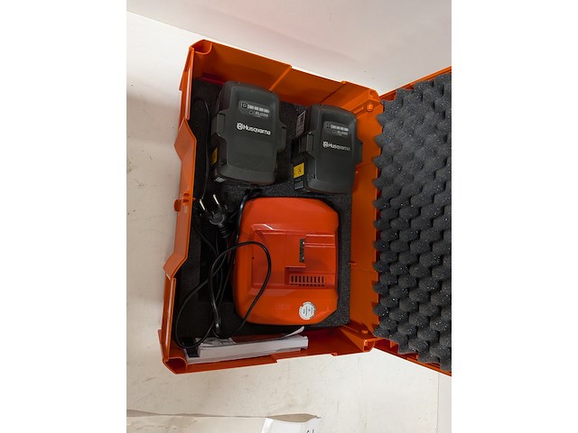 Doorslijper 230mm inclusief accupakket (2 accu's en lader) husqvarna, k535i, bouwjaar 2020 - afbeelding 11 van  12