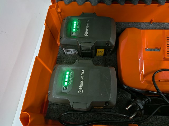 Doorslijper 230mm inclusief accupakket (2 accu's en lader) husqvarna, k535i, bouwjaar 2020 - afbeelding 12 van  12