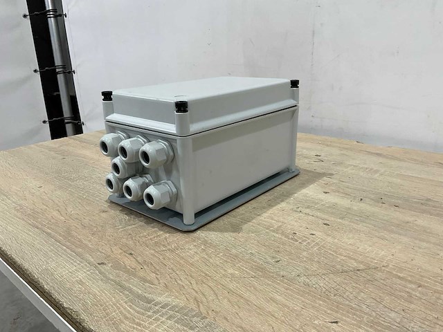 Doorvoer box 380v - afbeelding 1 van  3