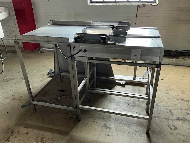 Doorvoer tafel - afbeelding 1 van  3