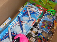 Doos 1 met mix speelgoed 18 stuks - afbeelding 2 van  5