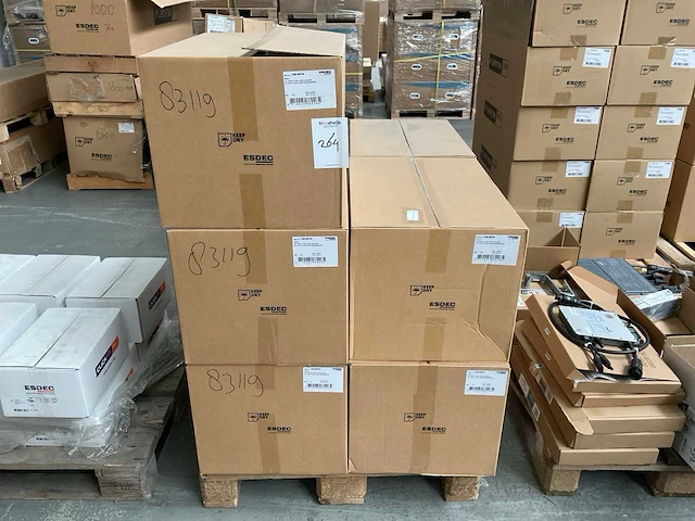 Doos á 100stuks esdec kabel uitgangsgeleiders (8x) - afbeelding 2 van  3