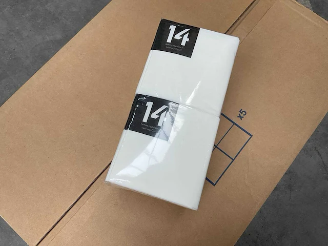 Doos á 16x180 stuks duni servetten (6x) - afbeelding 1 van  3