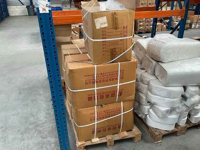 Doos á 2888 stuks hdpe flacons (5x) - afbeelding 1 van  2