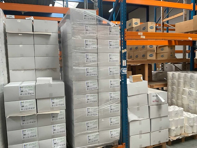 Doos á 3000 stuks 2-laags handdoekjes (38x) - afbeelding 1 van  3