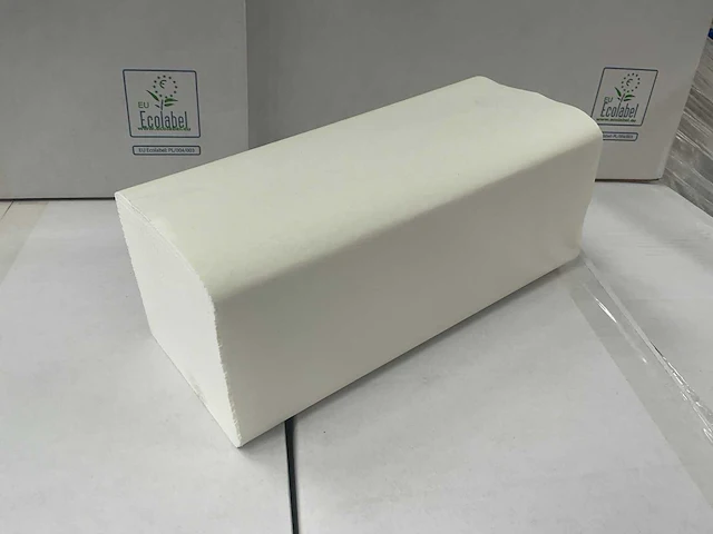 Doos á 3200 stuks 2-laags handdoekjes (22x) - afbeelding 3 van  3