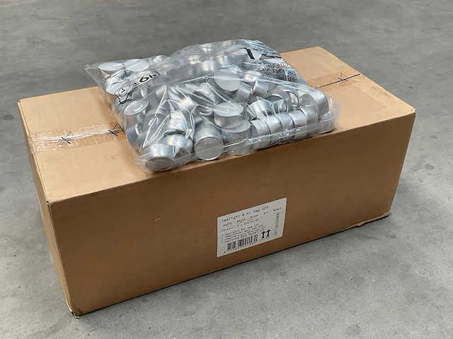 Doos á 6x125 stuks +/- 6h theelichten - afbeelding 2 van  3