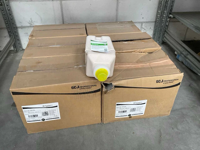 Doos á 6x2ltr kresto special handreiniger (6x) - afbeelding 1 van  2