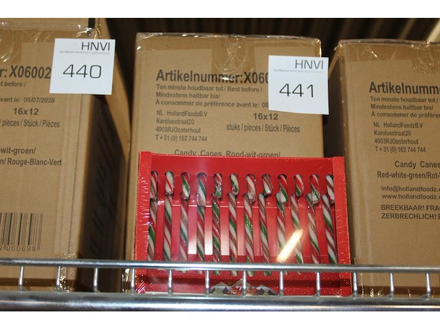 Doos candy cans groen rood. 16 x 12 stuks - afbeelding 1 van  2