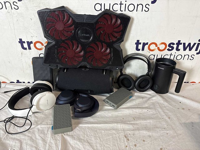 Doos elektronica - afbeelding 1 van  1