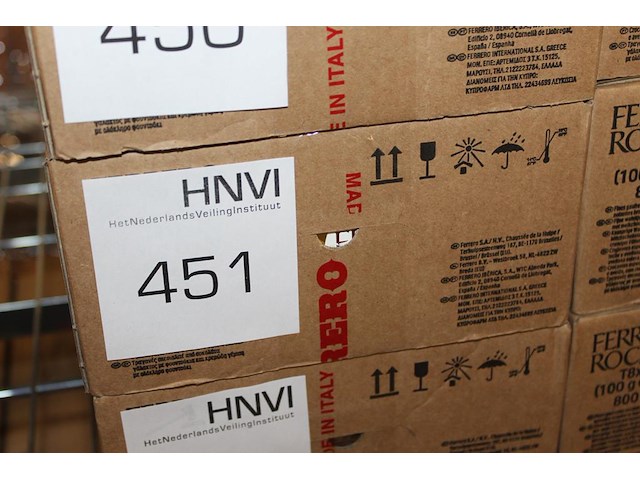 Doos ferrero rocher. 8x 8 stuks. - afbeelding 2 van  2