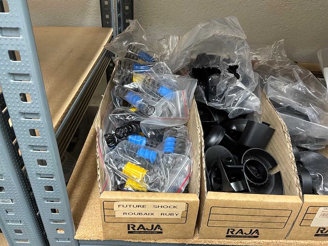 Doos future shock / union / dt swiss / sram onderdelen (11x) - afbeelding 5 van  8