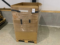 Doos gevuld met wikkelfolie - afbeelding 2 van  2