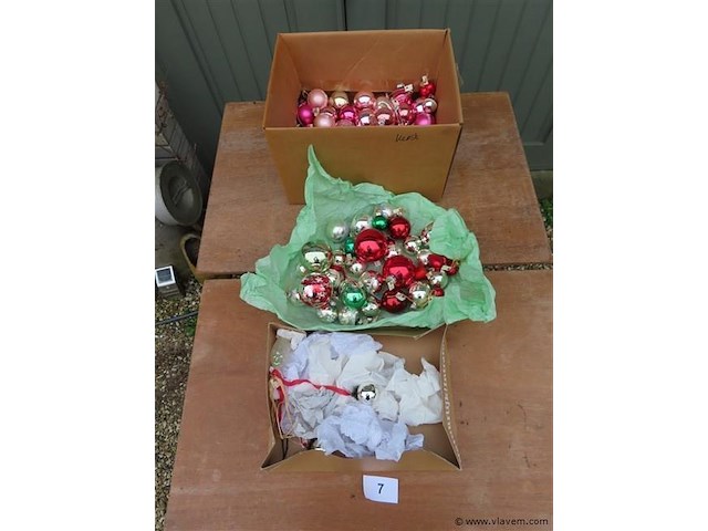 Doos kerstmateriaal - afbeelding 1 van  4